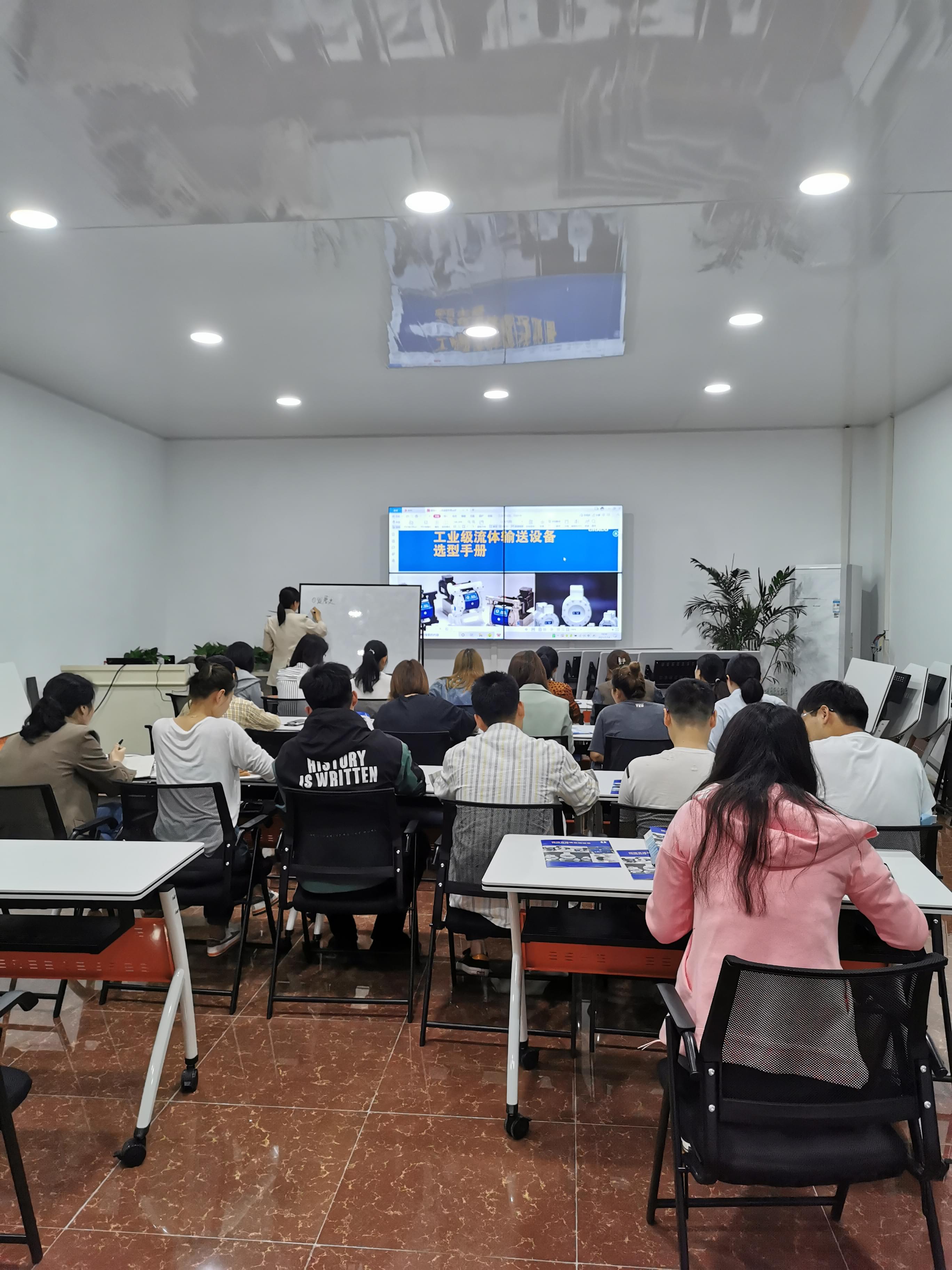 美國固瑞克氣動隔膜泵產品培訓